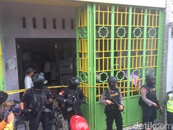 Densus 88 Juga Geledah Rumah Warga di Tawangmangu, Karanganyar