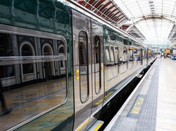Cerita Wanita yang Jatuh Cinta dan Menikah dengan Stasiun Kereta