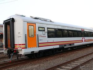 Pas Valentine, Pas Tiket Kereta Api Mudik Lebaran Bisa Dipesan!