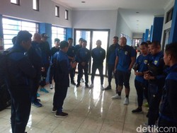 Cole Tak Masuk Skuat Persib untuk Hadapi Bali United