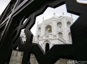 Mirip Taj Mahal, Ini Masjid Ramlie Musofa di Sunter