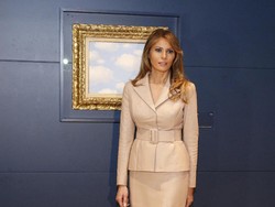 5 Formula Tampil Stylish ala Melania Trump