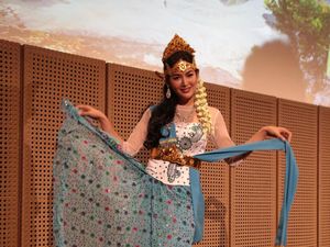 Senangnya Maria Selena Main Teater Bareng Sandiwara Miss Tjitjih