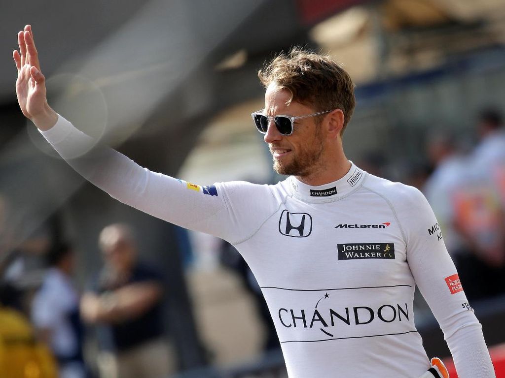 Kelakar Button ke Alonso: Aku Akan Buang Air Kecil di Kursimu