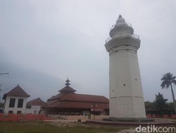 Berkunjung ke Masjid Agung Banten Lama yang Didirikan Sultan Maulana