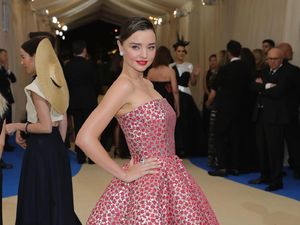 Miranda Kerr Dibanjiri Perhiasan Berlian Oleh Koruptor Malaysia