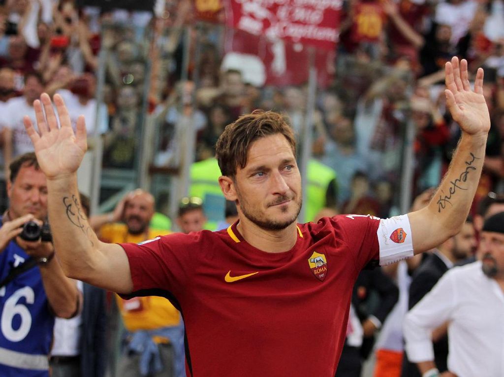 Kesetiaan Totti kepada Roma Sempat Diuji Tawaran Madrid