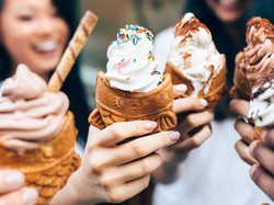 Ini Es Krim Unicorn Dalam Cone Ikan Sedang Tren di Instagram