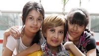 Pulang dari China, Yana Zein Lepas Rindu dengan Buah Hatinya