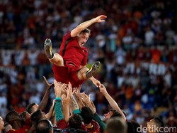 Strootman Sebut Totti Masih Bisa Main 5 Tahun Lagi