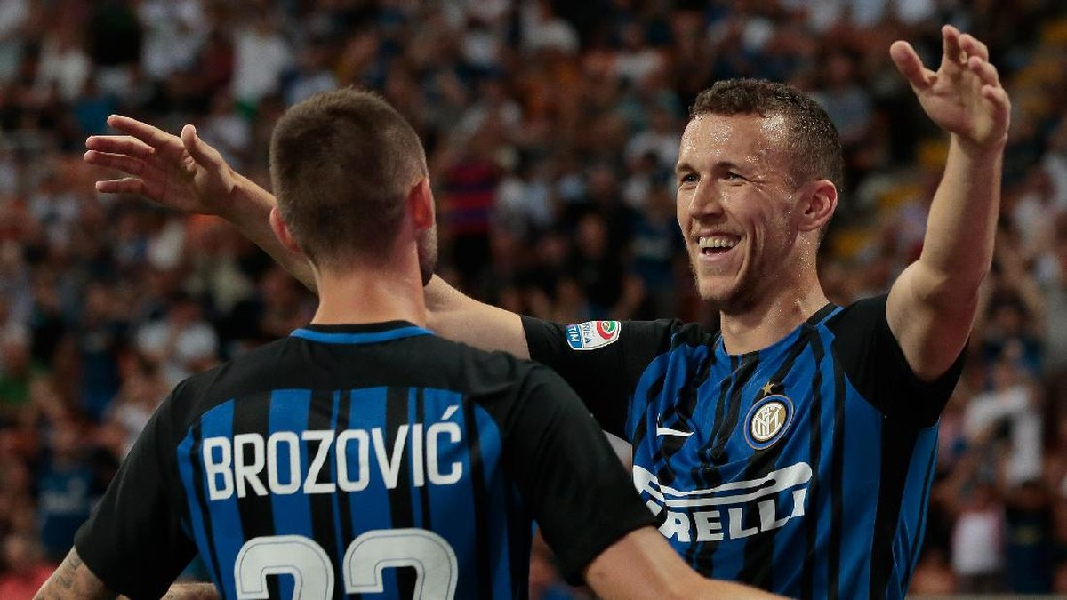 Winger Inter Milan, Ivan Perisic, akan tampil dalam kejuaraan voli pantai. Foto: Emilio Andreoli/Getty Images