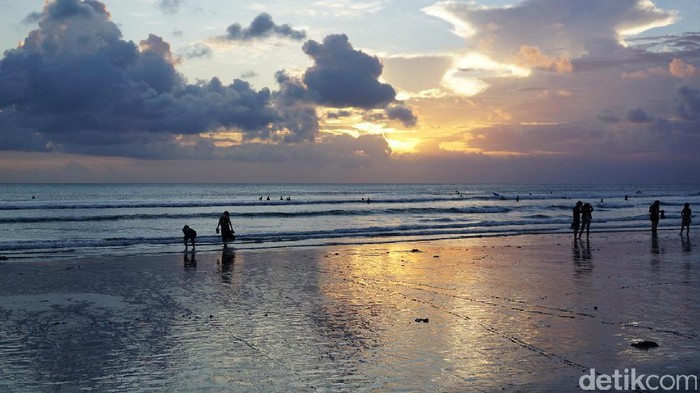 Pantai Kuta untuk Ngabuburit di Bali Pantai Kuta untuk Ngabuburit di Bali