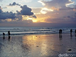 Sedia Payung! Cek Prakiraan Cuaca BMKG Bali 29 Desember 2024