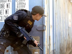 Bawa Ganja, 2 WN Malaysia Diamankan di Pelabuhan Tanjung Balai Karimun