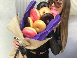 Bosan Buket Bunga? Ganti Saja dengan Buket Donat Nutella yang Sedang Tren Ini