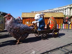 Saat Paskah di Bukares, Penuh Hiburan