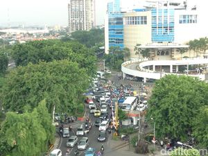 Risma Minta Pemprov Jatim Keluarkan Penlok Pembangunan FR Wonokromo Risma Minta Pemprov Jatim Keluarkan Penlok Pembangunan FR Wonokromo