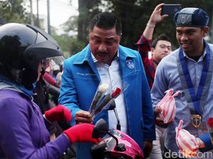 Peringati Lahirnya Pancasila, GAMKI dan GMKI Berikan Takjil dan Bunga