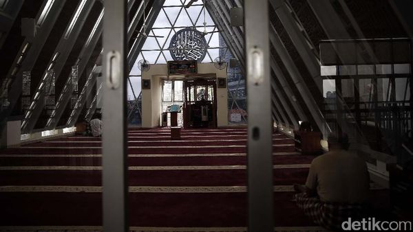 Masjid Darussalam, Oase di Tengah Bisingnya Ibu Kota
