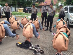 Polisi Cirebon Hukum Sikap Tobat Pelajar yang Tawuran