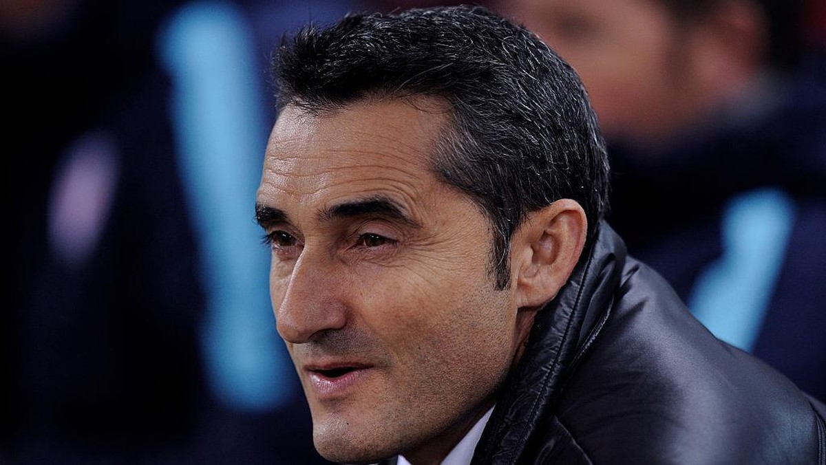 Valverde saat mendampingi Bilbao melawan Atletico Madrid. Kini dia menjadi pelatih anyar Barcelona. (Foto: Denis Doyle/Getty Images)