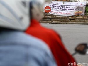Uji Coba Penutupan Perlintasan KA Pisangan Baru Selatan