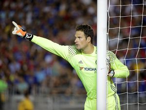 Chelsea Lepas Begovic ke Bournemouth