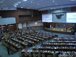 327 Anggota DPR Tak Hadir di Paripurna RAPBN 2018