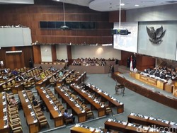 DPR Anggap RAPBN 2018 Rancangan Jokowi Tak Realistis