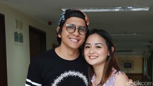 Wajah Bahagia Joanna Alexandra dengan Sang Suami