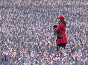Kenang Korban Perang, Taman Boston Dihiasi 37 Ribu Bendera