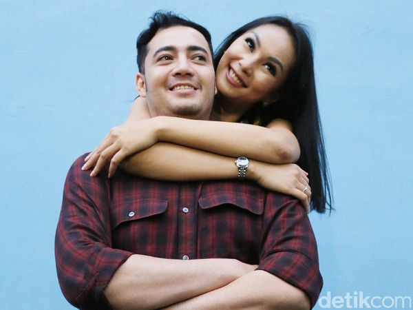 Kalina Pamer Kemesraan dengan Sang Suami