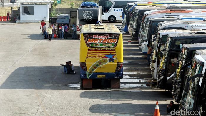 Pemprov DKI Jakarta menyiapkan terminal Pulogebang sebagai pusat pemberangkatan pemudik. Begini suasana terminal jelang arus mudik.