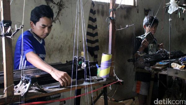 Ramadan, Omzet Perajin Peci Meningkat