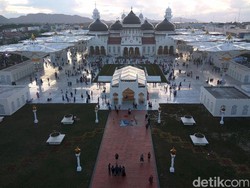 Tentang Sejarah Panjang Masjid di Serambi Mekah yang Bergaya Madinah