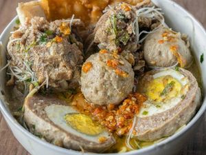 5 Rekomendasi Tempat Makan Bakso Premium yang Tersohor Enak