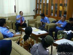 Buruh di Yogyakarta Buka Posko Pengaduan THR