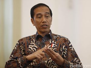 Jokowi Bubarkan Komite Penanganan COVID-19 dan Pemulihan Ekonomi Nasional Jokowi Bubarkan Komite Penanganan COVID-19 dan Pemulihan Ekonomi Nasional