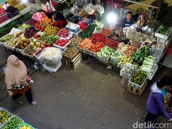 Harga Acuan 7 Bahan Pangan Belum Dipakai Pedagang Pasar