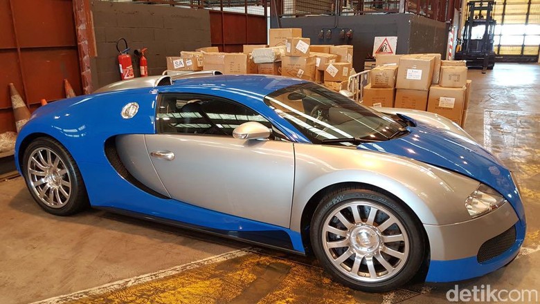 Wow, Mobil Tercepat Di Dunia, Bugatti Veyron Akhirnya Masuk ke Jakarta!  KASKUS