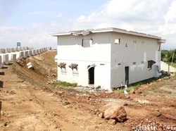 Kisah Rumah H. Sanawi di Tengah Jalan Tol di Tegal