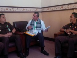 Pengacara Habib Rizieq Datangi Kejati Jabar, Persoalkan SPDP