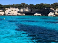 Cristiano Ronaldo Posting Foto Laut Biru yang Cantik, di Mana ya?