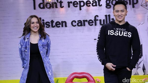 Dukungan Sara Wijayanto untuk Demian Aditya di Americas Got Talent