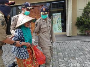 Lintang-pukang Tangani Pengemis