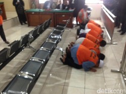 10 Terdakwa Perusakan Restoran Social Kitchen Solo Divonis Bebas