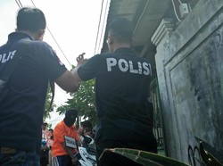 Polisi Rekonstruksi Pembunuhan Raul yang Tewas di Pelukan Ibu
