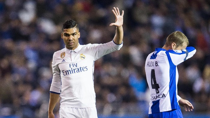 LA CORUNA, SPAIN - APRIL 26:  Casemiro of Real Madrid celebrates after scoring his teams sixth goal during the La Liga match between RC Deportivo La Coruna and Real Madrid at Riazor Stadium on April 26, 2017 in La Coruna, Spain.  (Photo by Juan Manuel Serrano Arce/Getty Images)