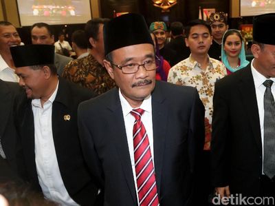 Sidang Paripurna DPRD DKI Umumkan Pemberhentian Ahok
