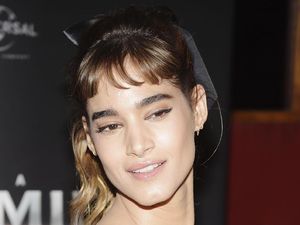 Siang-siang Gini Seger Lihat Sofia Boutella Si Mumi Cantik